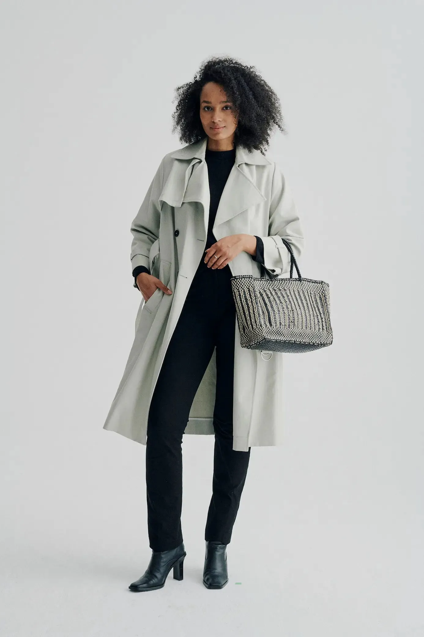 Bali Big Black/Paper sold by Dragon Diffusion product image thumbnail 2