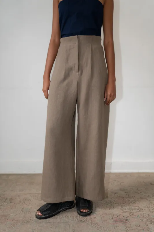 REA Pant sold by Zii Ropa