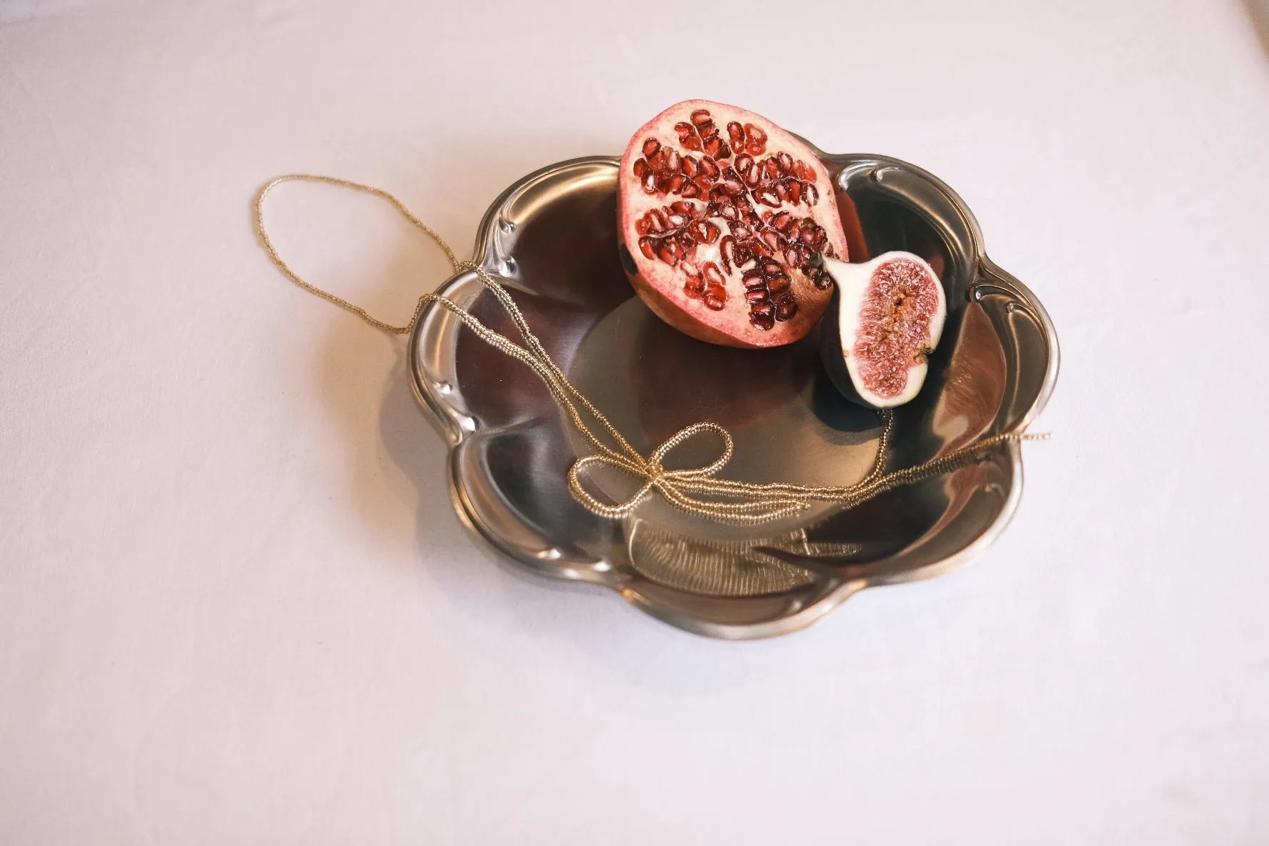 BOW NECKLACE - GOLD sold by Labro product image thumbnail 3