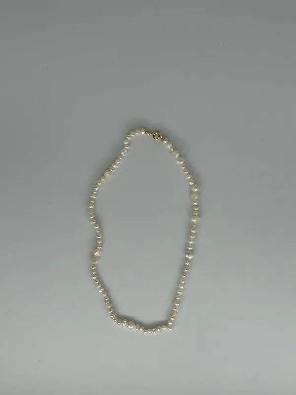 SAMPLE SALE PEARL NECKLACE 41CM made by Labro