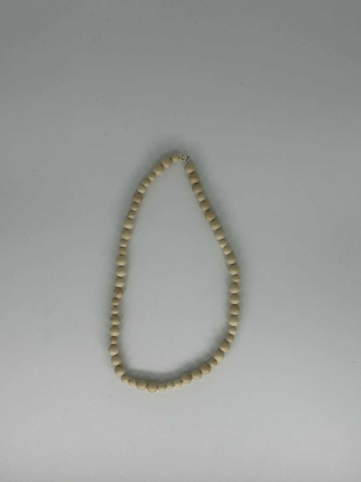 SAMPLE SALE WHITE FOSSIL NECKLACE 42CM sold by Labro