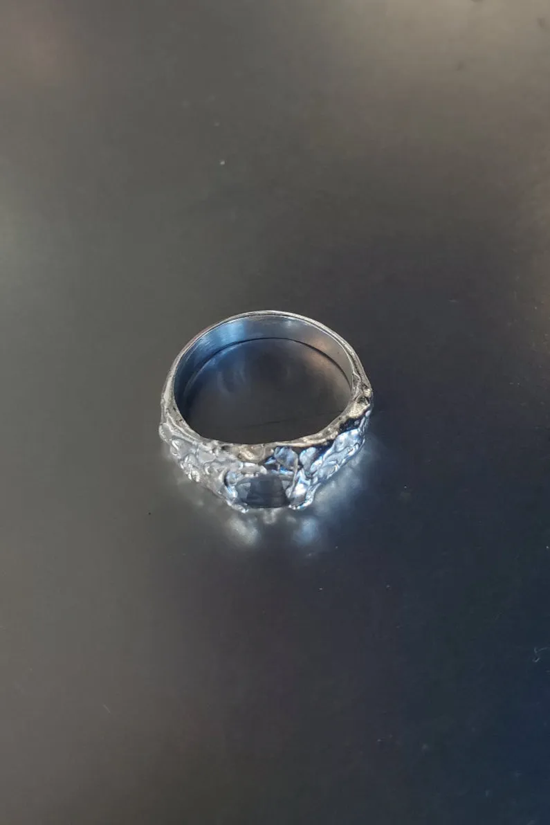 Chnita - Lago Ring sold by NOMIA