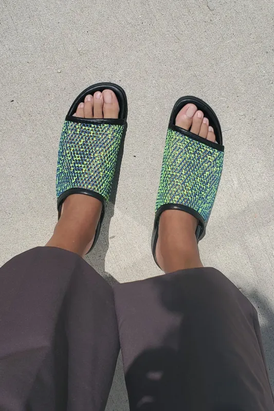 Serge Mesh Slide - Lime/Navy made by NOMIA
