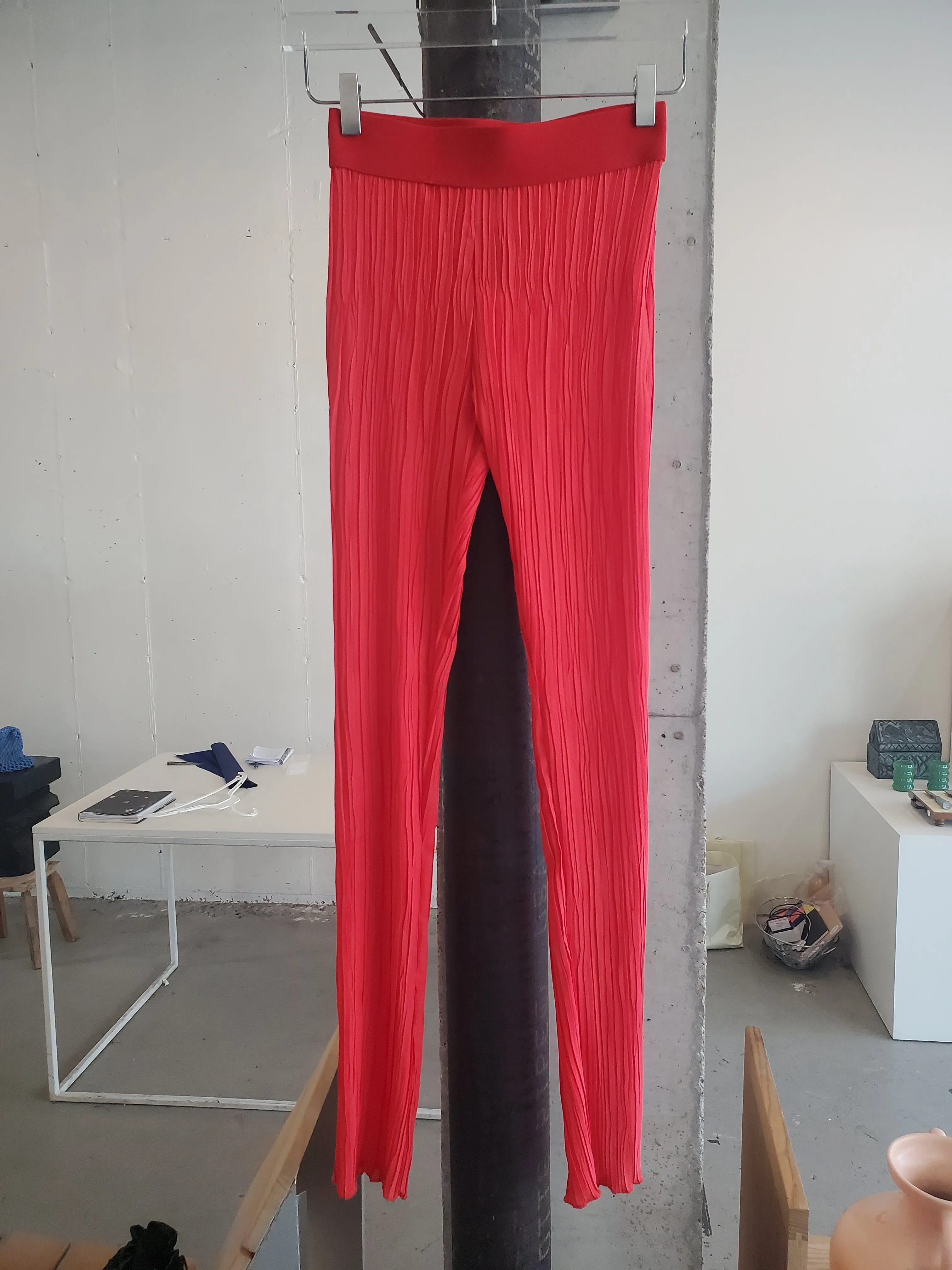 Long Plisse Pants - Chili sold by NOMIA