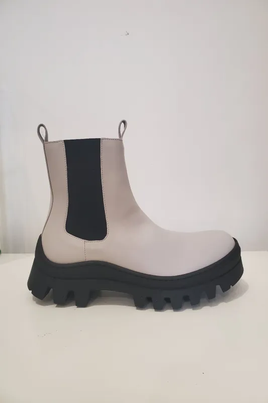 Kai Boot - Ice / Black made by NOMIA