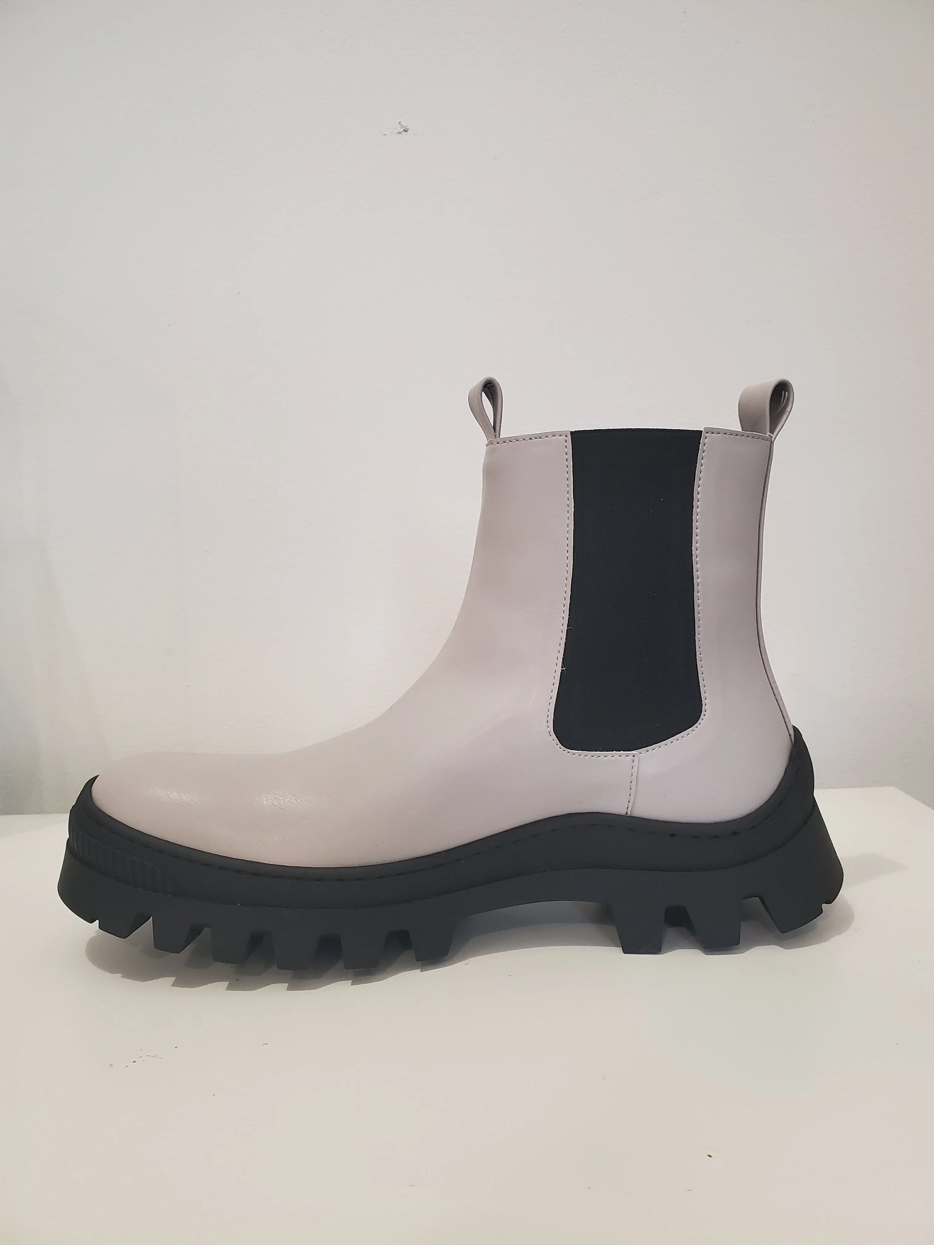 Kai Boot - Ice / Black sold by NOMIA product image thumbnail 2