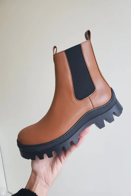 Kai Boot - Russet / Black made by NOMIA