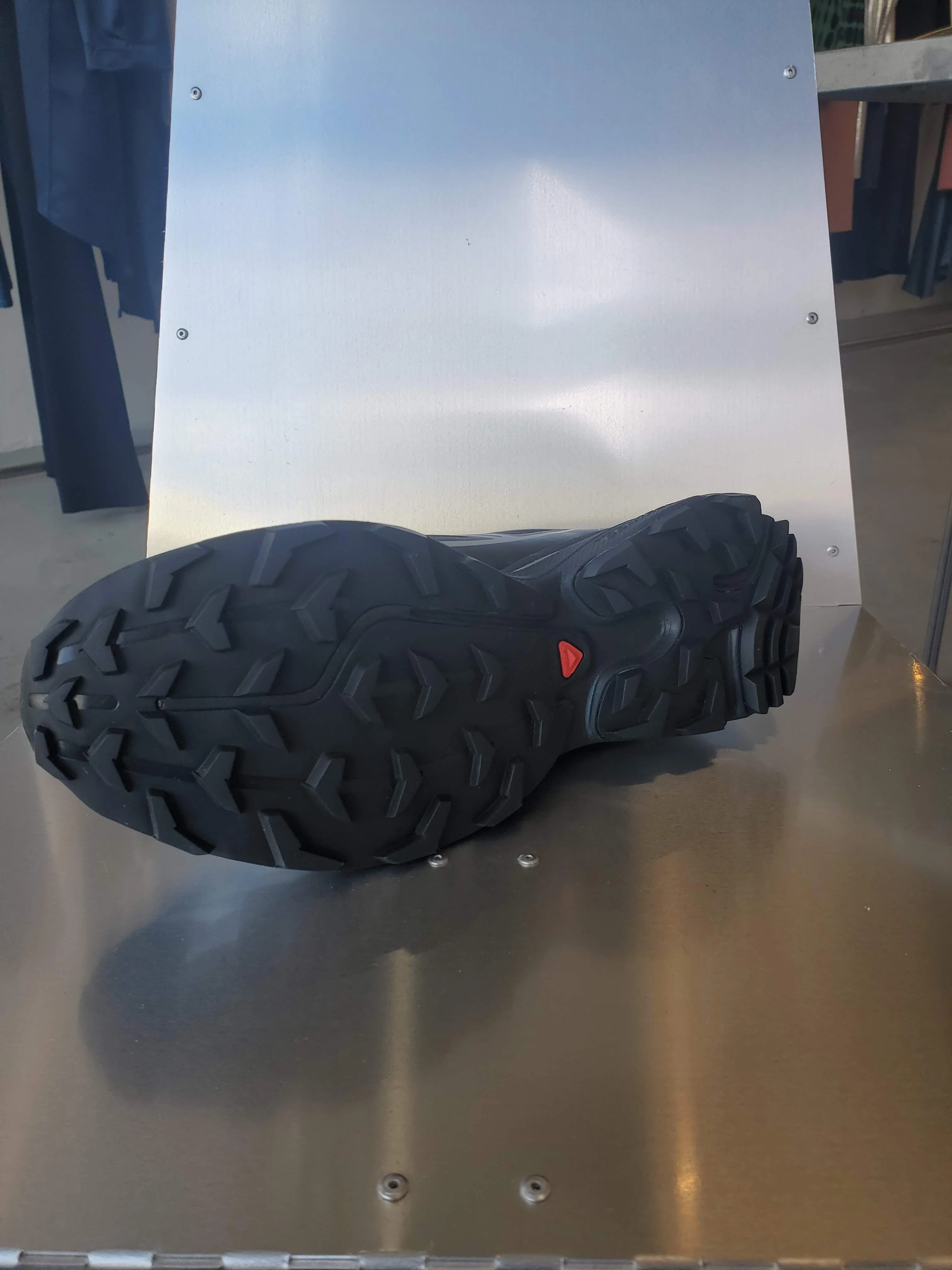 Salomon XT6 - Black / Black / Silver sold by NOMIA product image thumbnail 5