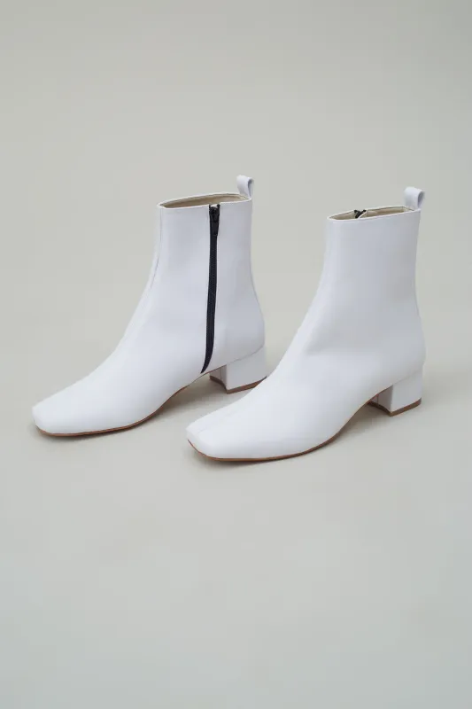 Teo Boot - White made by NOMIA