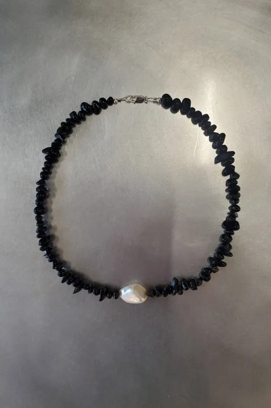 Onyx Stones and Pearl Choker made by NOMIA