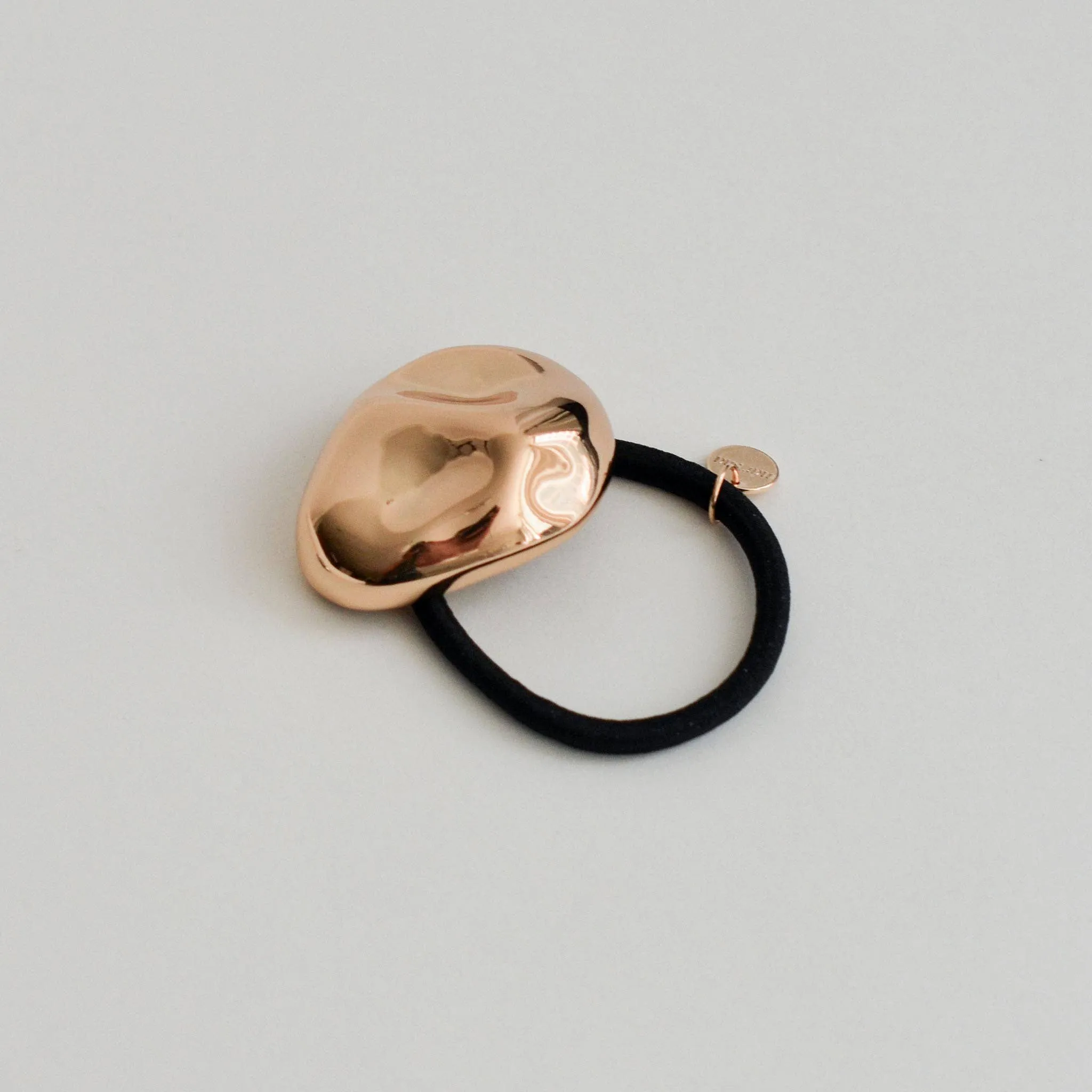 Large Pebble-Shaped Metal Hair Tie | Gold sold by NOMIA product image thumbnail 4