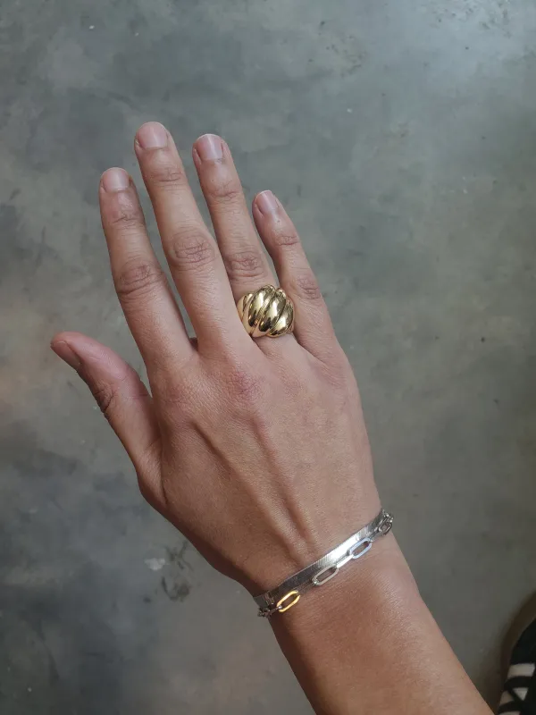 Diagonal Ribbed Ring - Brass made by NOMIA