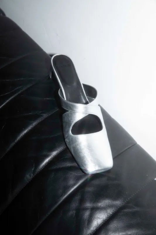 Paloma Mule - Silver made by NOMIA