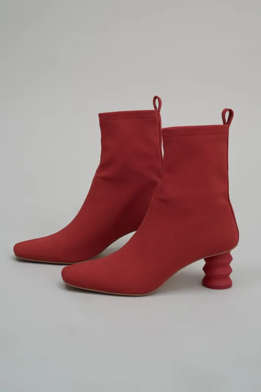 Binx Boot in Matte Lycra - Chili made by NOMIA