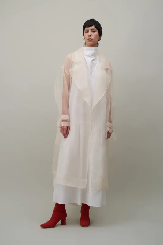 OVERSIZE ORGANZA TRENCH - NUDE made by NOMIA