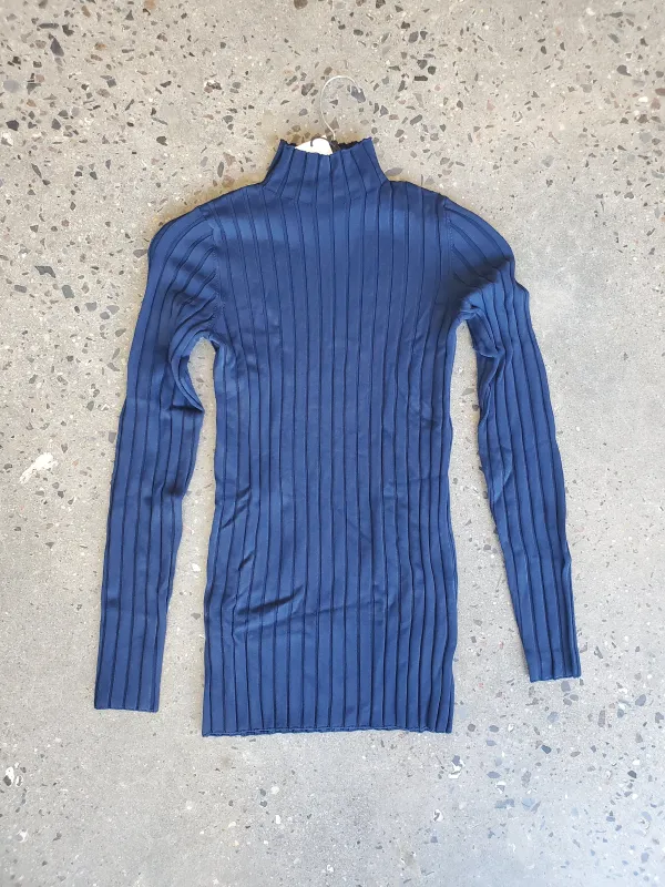 Wide Ribbed Mockneck Sweater - Midnight made by NOMIA