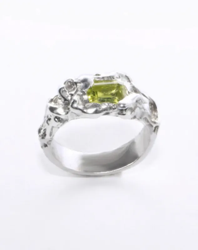 Chnita - Piedra Ring made by NOMIA