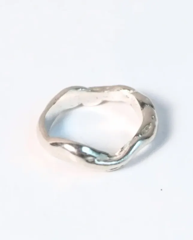 Chnita - Wave Ring made by NOMIA
