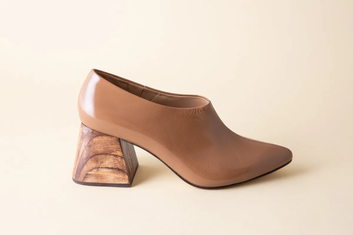 ELAINE sold by Huma Blanco