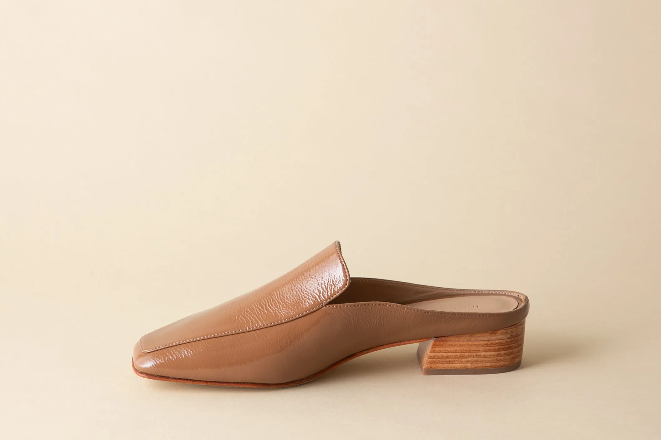 FELIX LOAFER MULE LATTE CRINKLE PATENT sold by Huma Blanco product image thumbnail 3