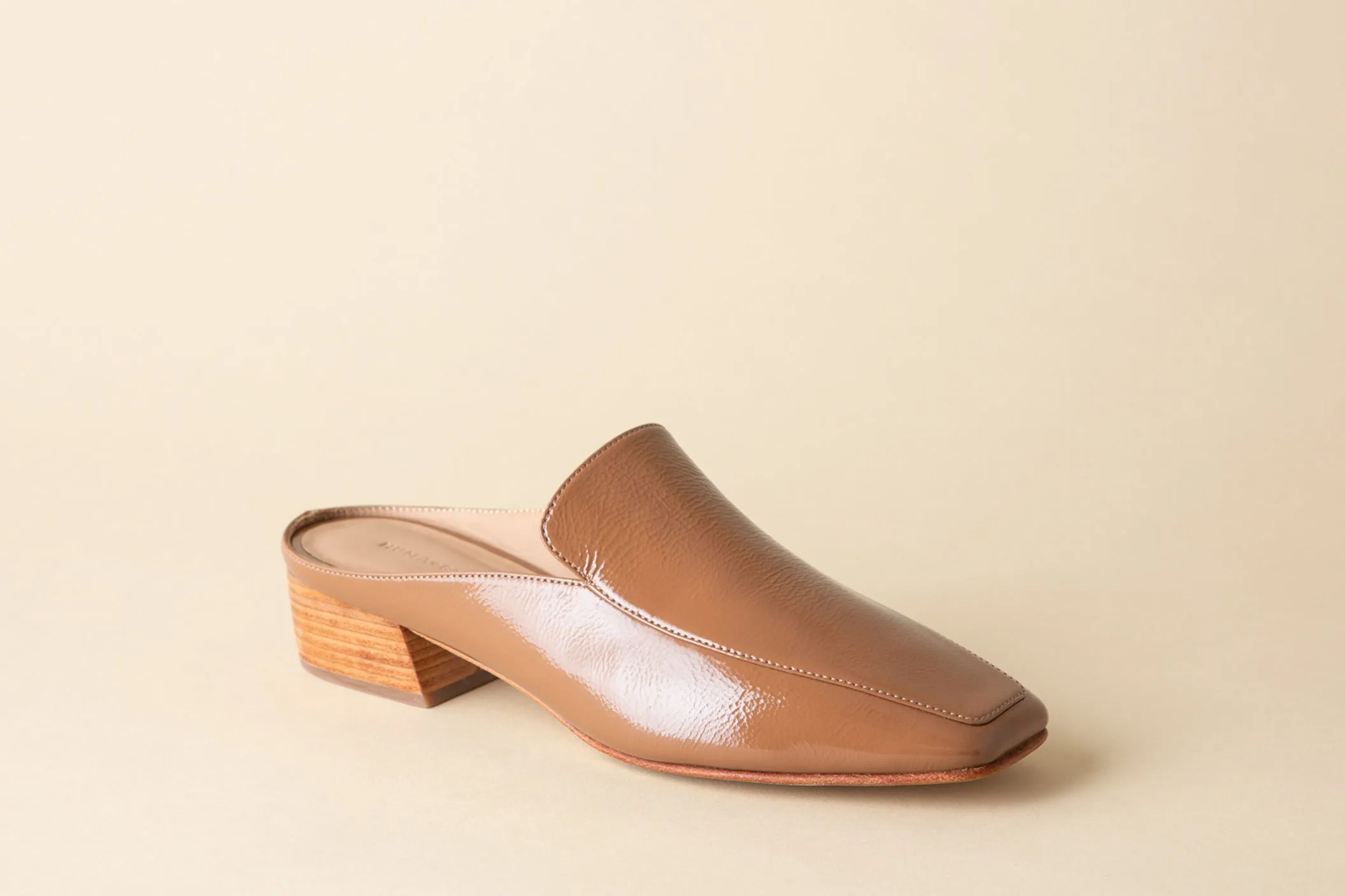 FELIX LOAFER MULE LATTE CRINKLE PATENT sold by Huma Blanco product image thumbnail 4