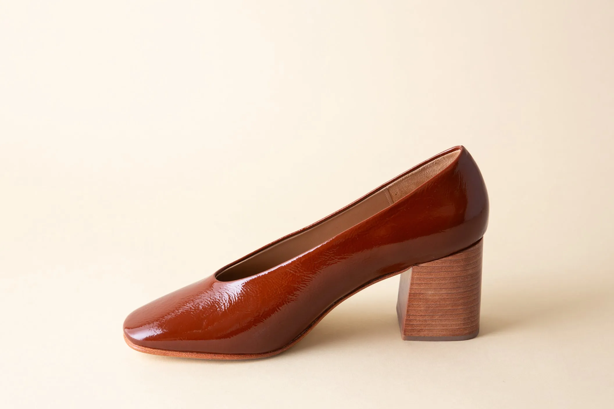 SALVADOR BLOCK HEEL CINNAMON CRINKLE PATENT sold by Huma Blanco product image thumbnail 3