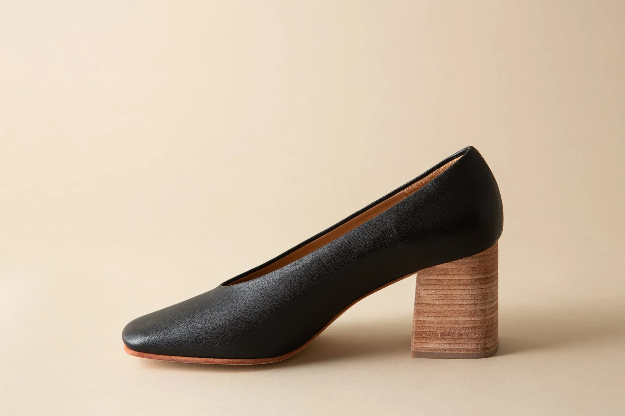 SALVADOR BLOCK HEEL COAL NAPPA sold by Huma Blanco product image thumbnail 3