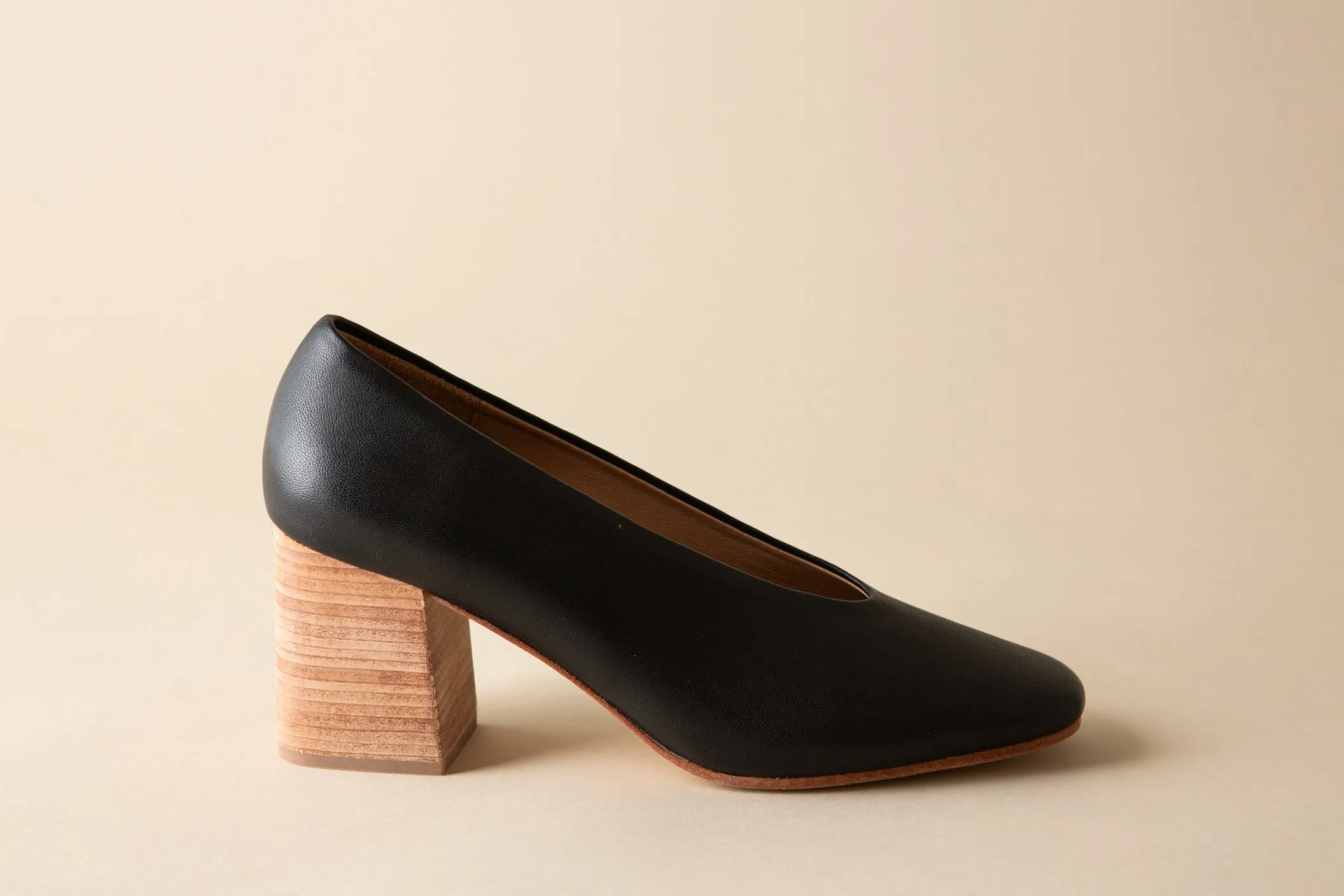 SALVADOR BLOCK HEEL COAL NAPPA sold by Huma Blanco