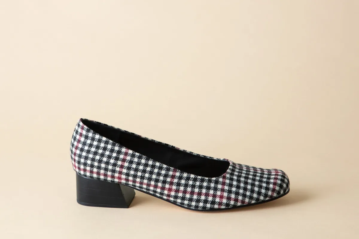 LUISA LOW HEEL BLACK + WHITE TWEED sold by Huma Blanco
