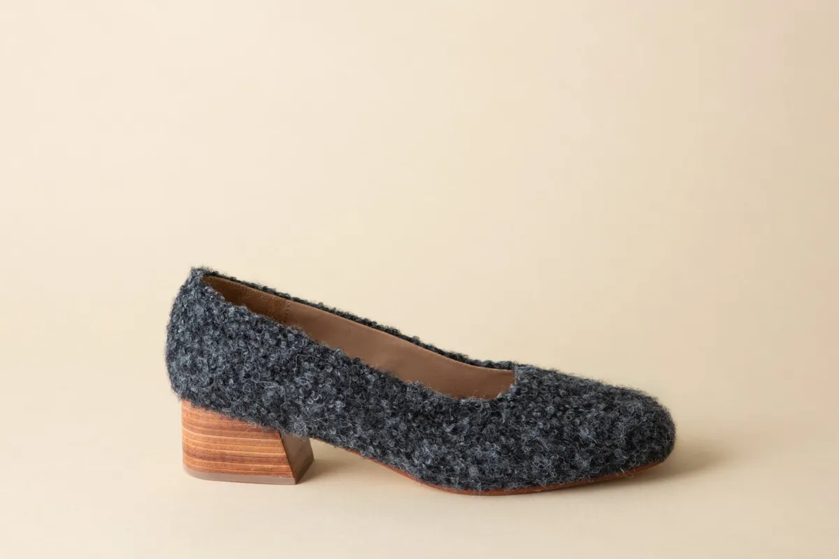 LUISA LOW HEEL CHARCOAL ALPACA made by Huma Blanco