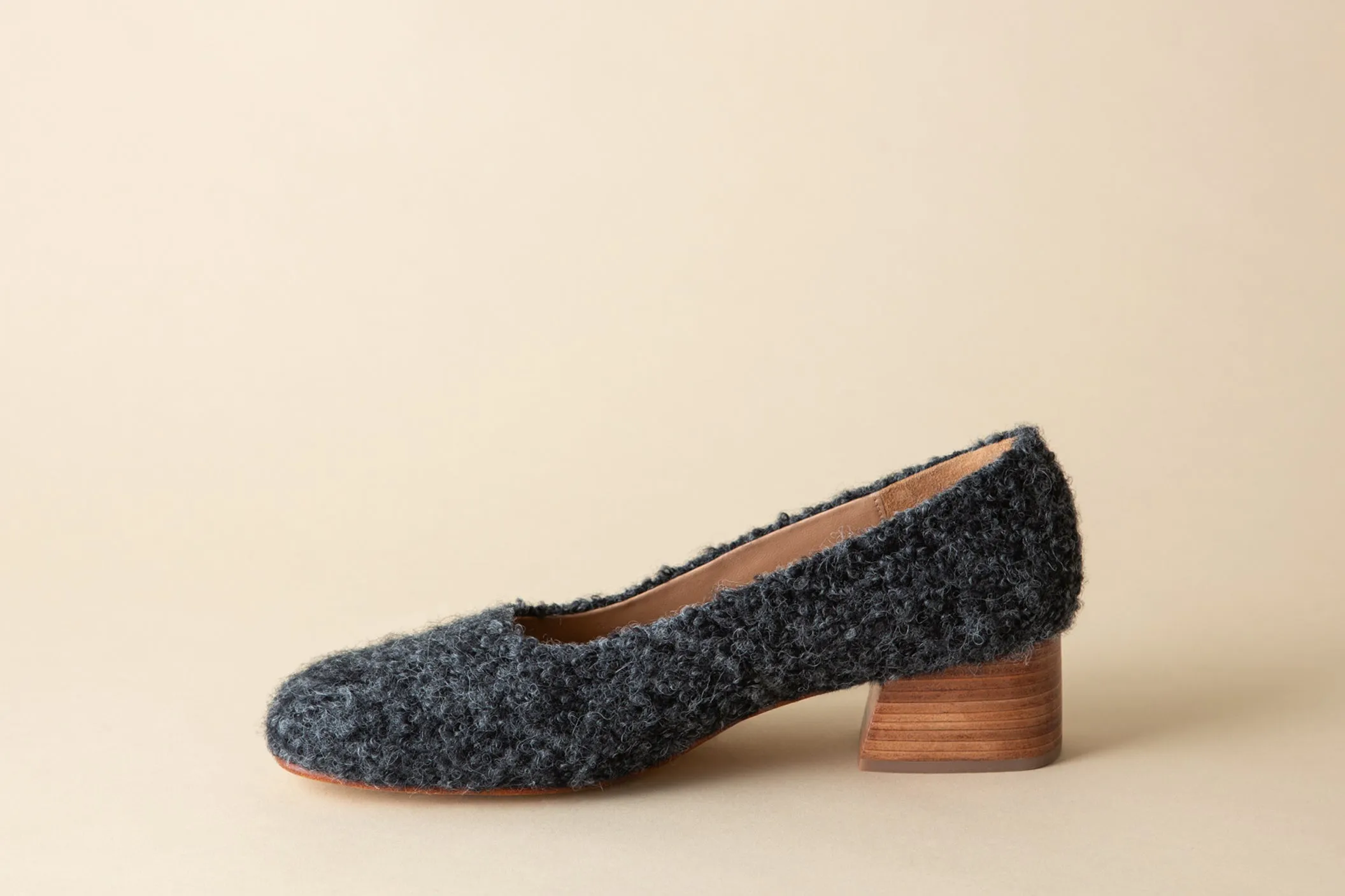 LUISA LOW HEEL CHARCOAL ALPACA sold by Huma Blanco product image thumbnail 3