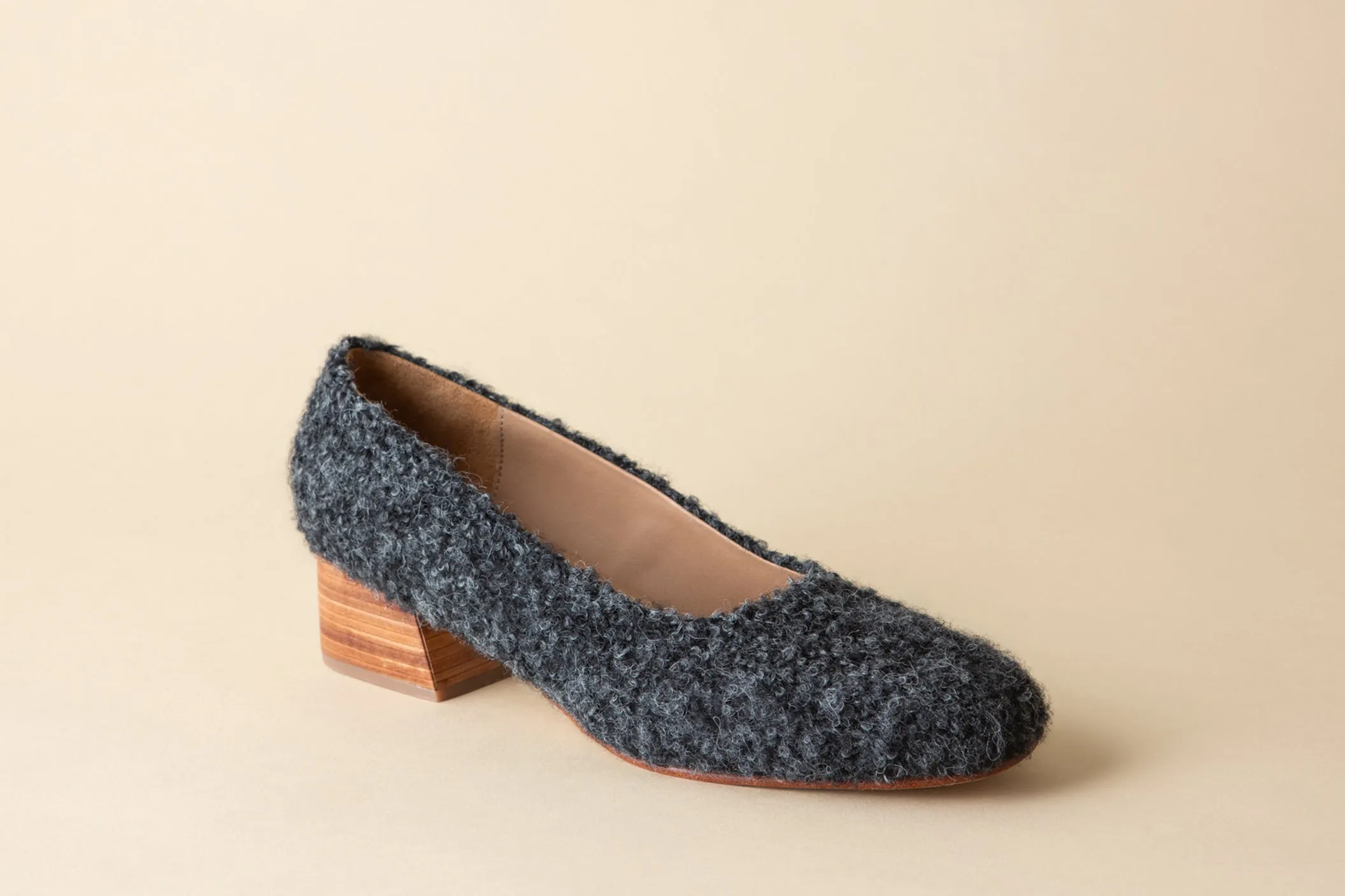 LUISA LOW HEEL CHARCOAL ALPACA sold by Huma Blanco product image thumbnail 4