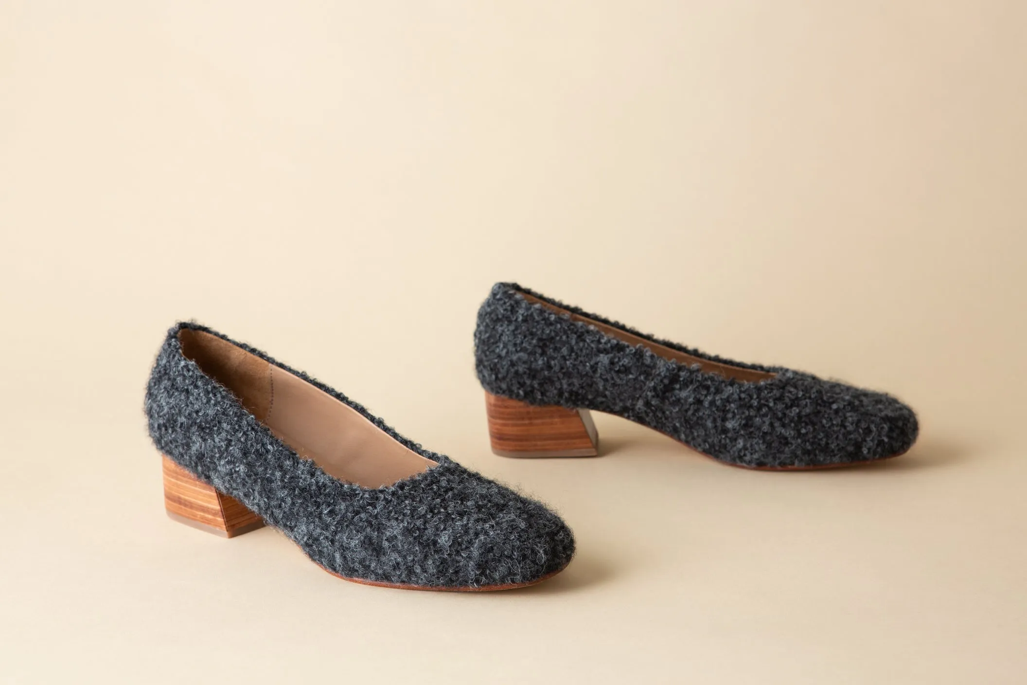 LUISA LOW HEEL CHARCOAL ALPACA sold by Huma Blanco product image thumbnail 5