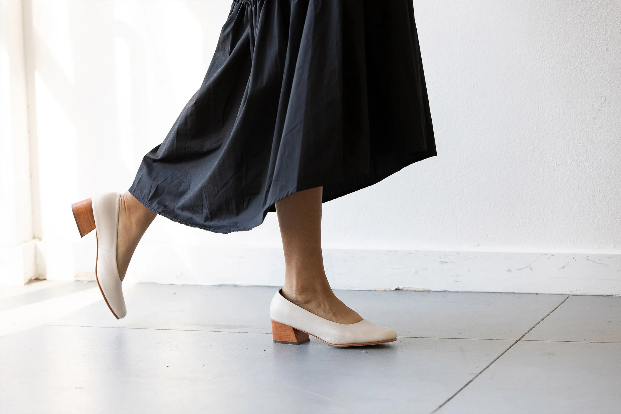 LUISA LOW HEEL BONE NAPPA sold by Huma Blanco product image thumbnail 2