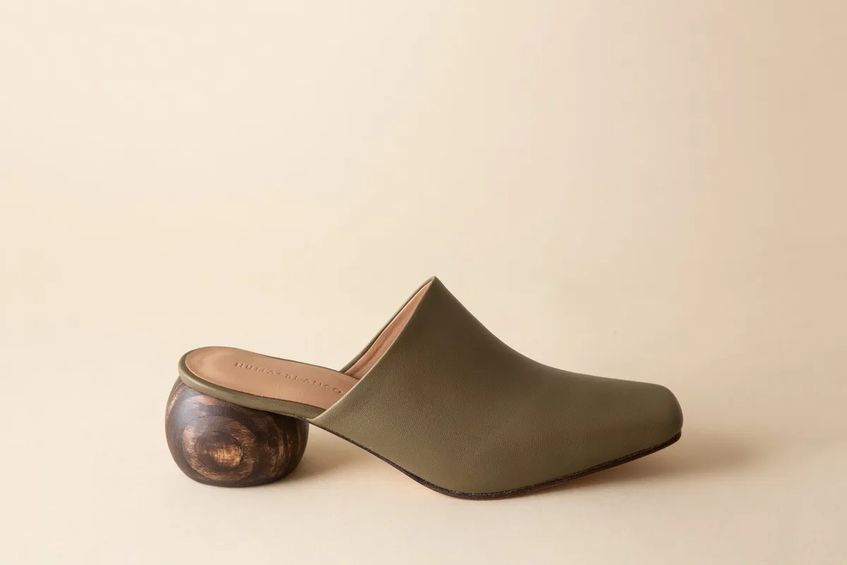 MINA MULE OLIVE made by Huma Blanco
