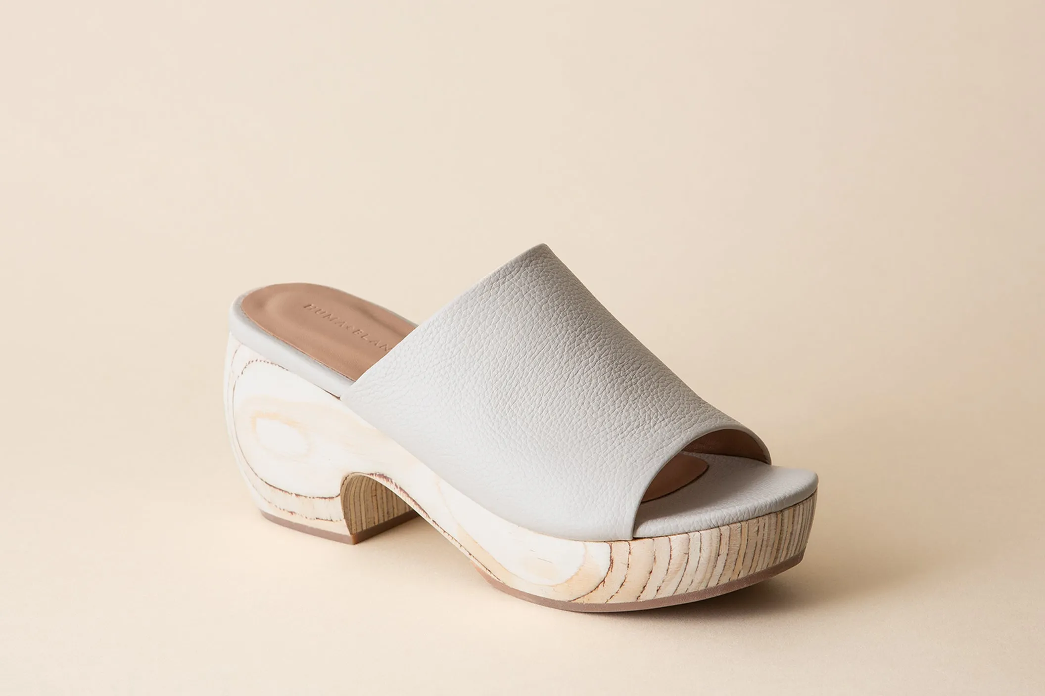 KATLYN CLOG SANDAL PEBBLED CREAM NAPPA sold by Huma Blanco product image thumbnail 4