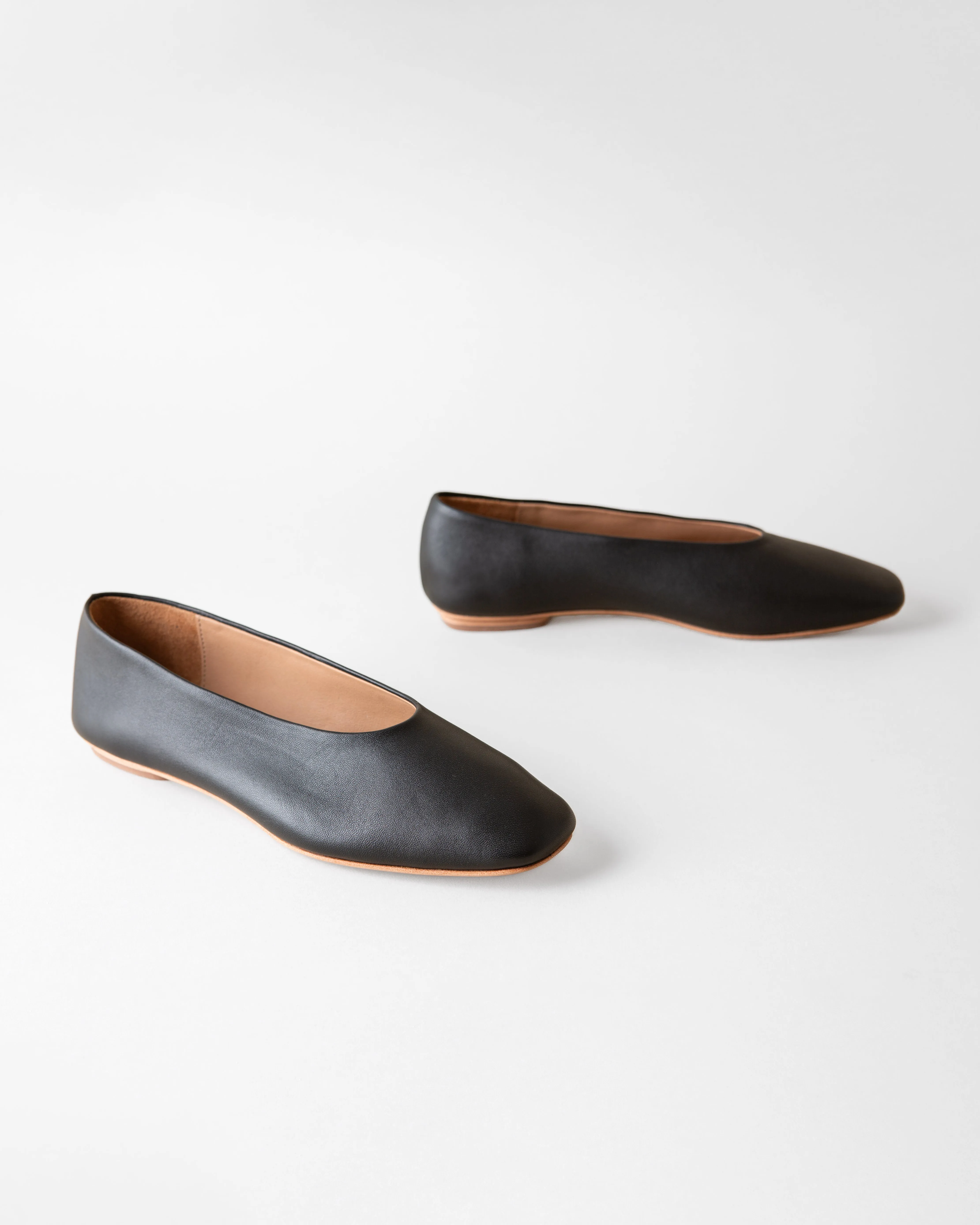 MARGAUX BALLET FLAT COAL NAPPA sold by Huma Blanco product image thumbnail 2