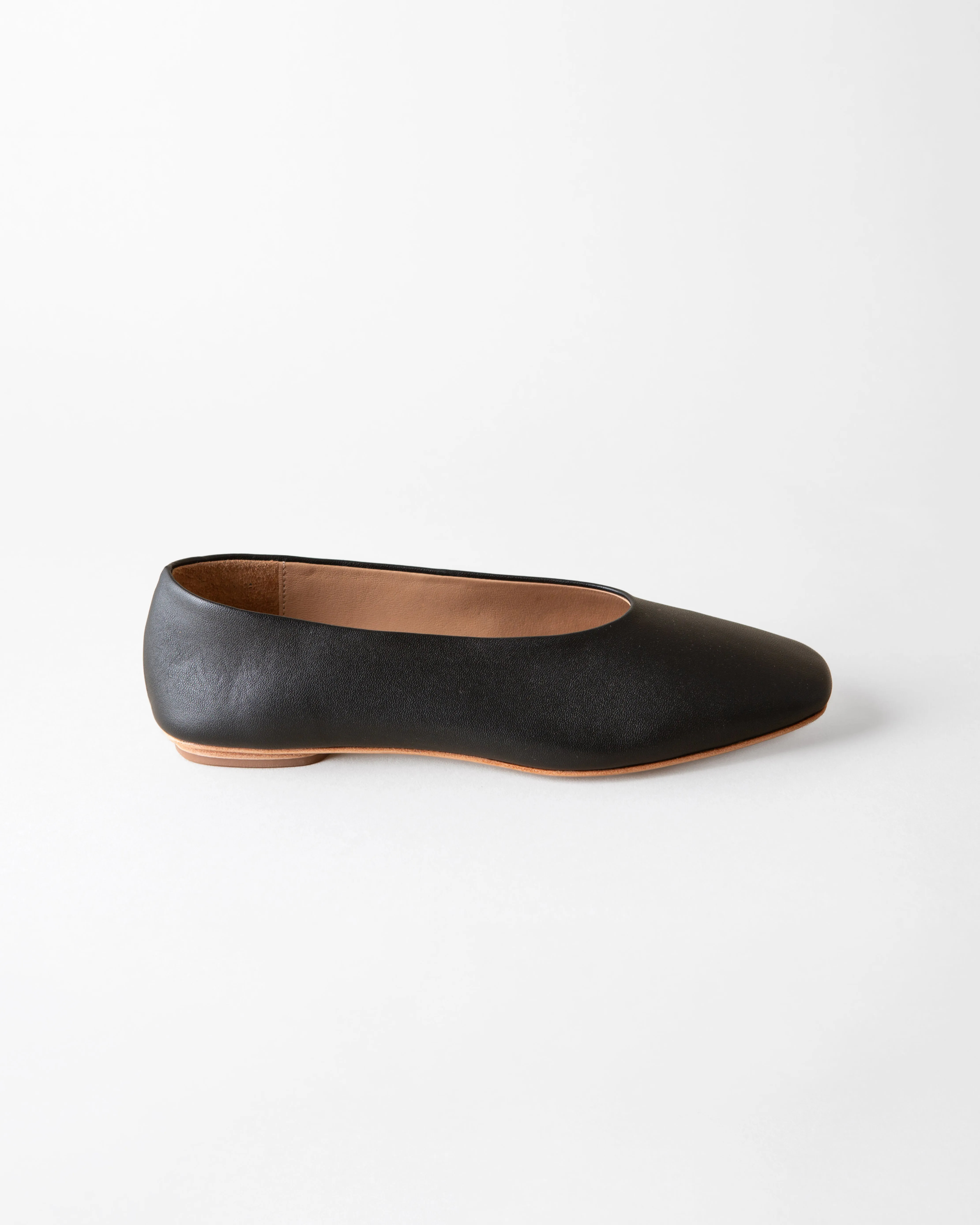 MARGAUX BALLET FLAT COAL NAPPA sold by Huma Blanco