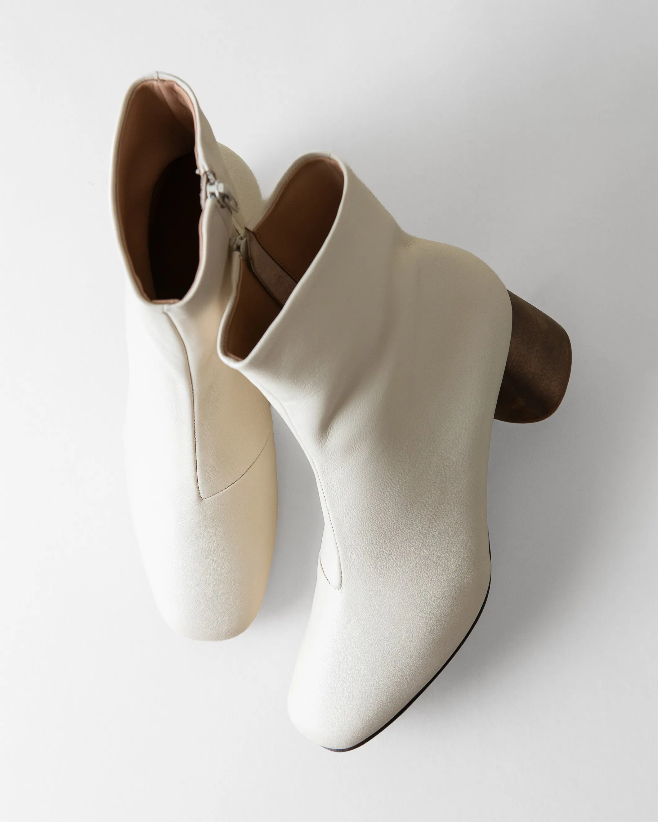 HARLOW BOOT BONE NAPPA sold by Huma Blanco product image thumbnail 3