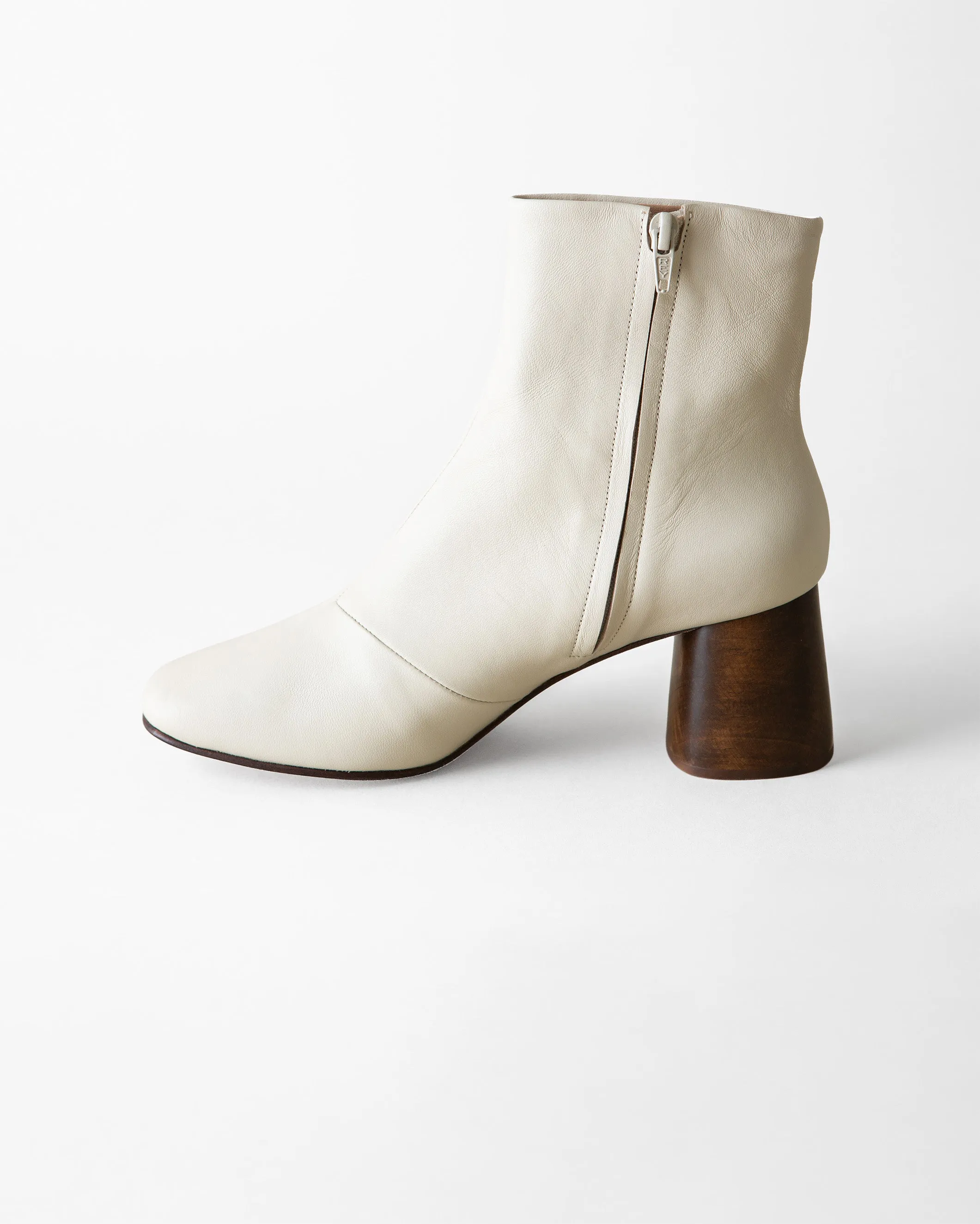 HARLOW BOOT BONE NAPPA sold by Huma Blanco product image thumbnail 4