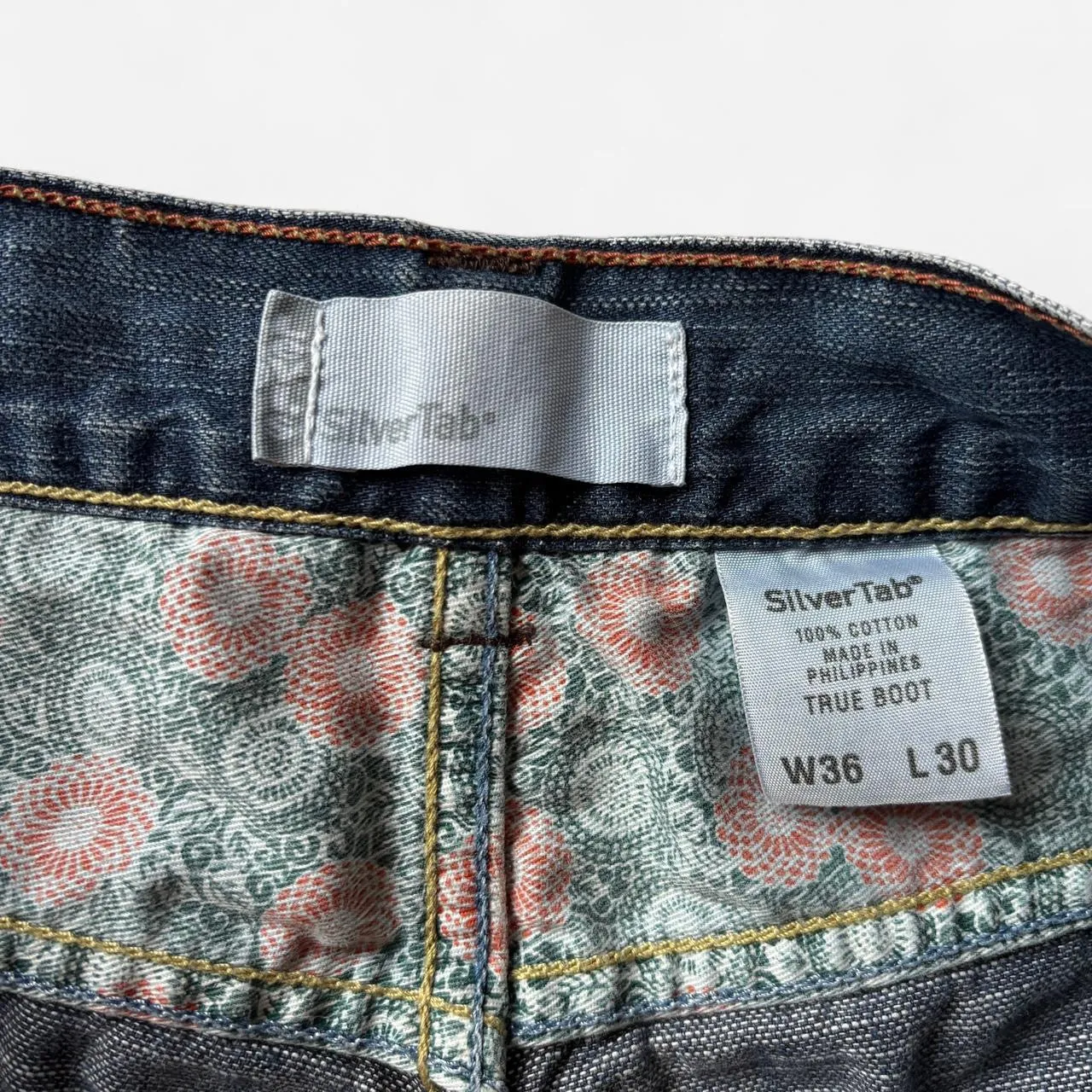 00s Levi’s SilverTab Jeans (XL) sold by Hazy Vintage product image thumbnail 5