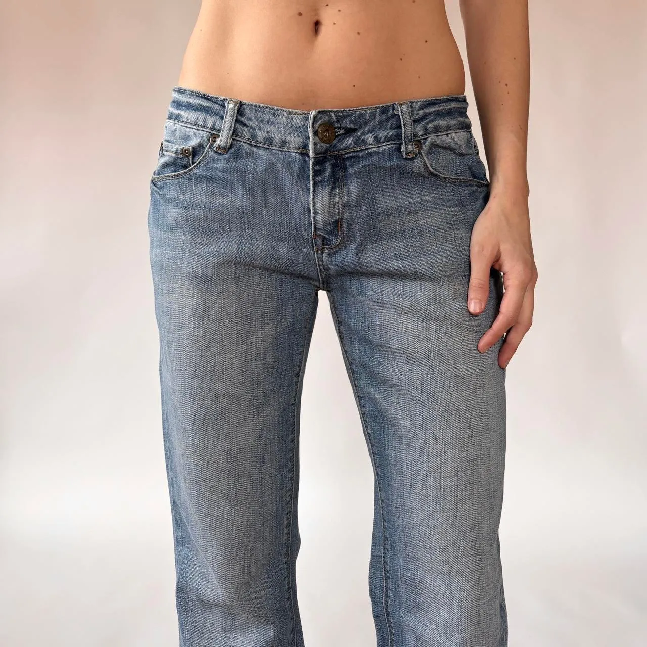 Y2K Low Rise Flare Jeans (S/M) sold by Hazy Vintage product image thumbnail 4