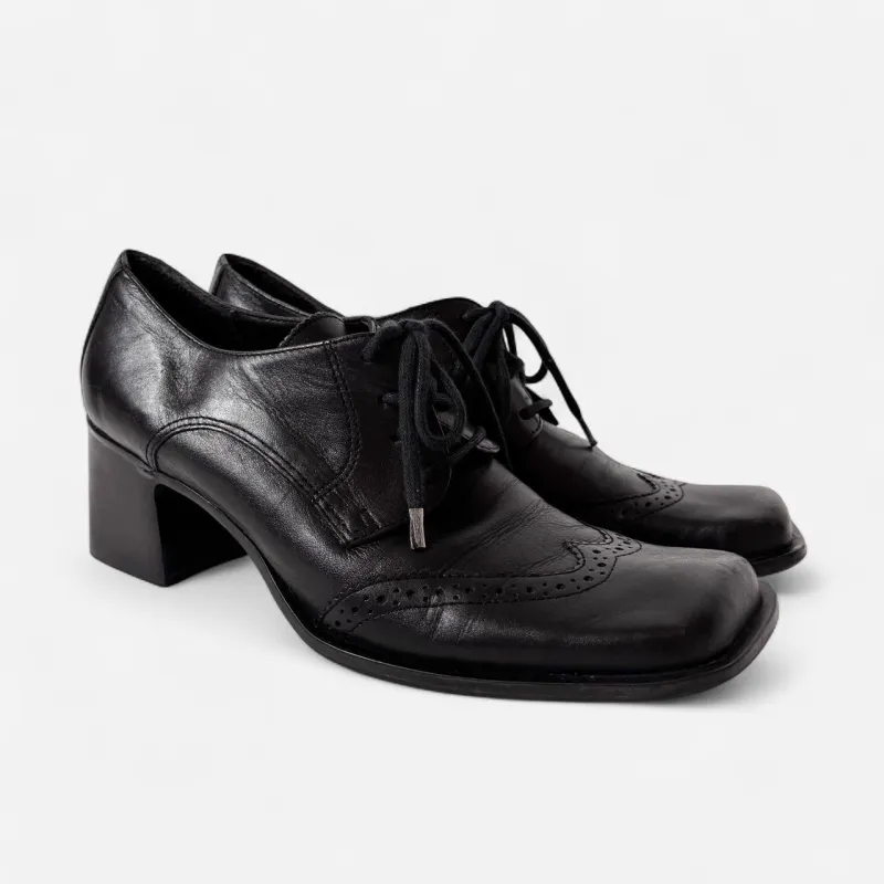90s Heeled Leather Oxfords (7) made by Stuart Weitzman