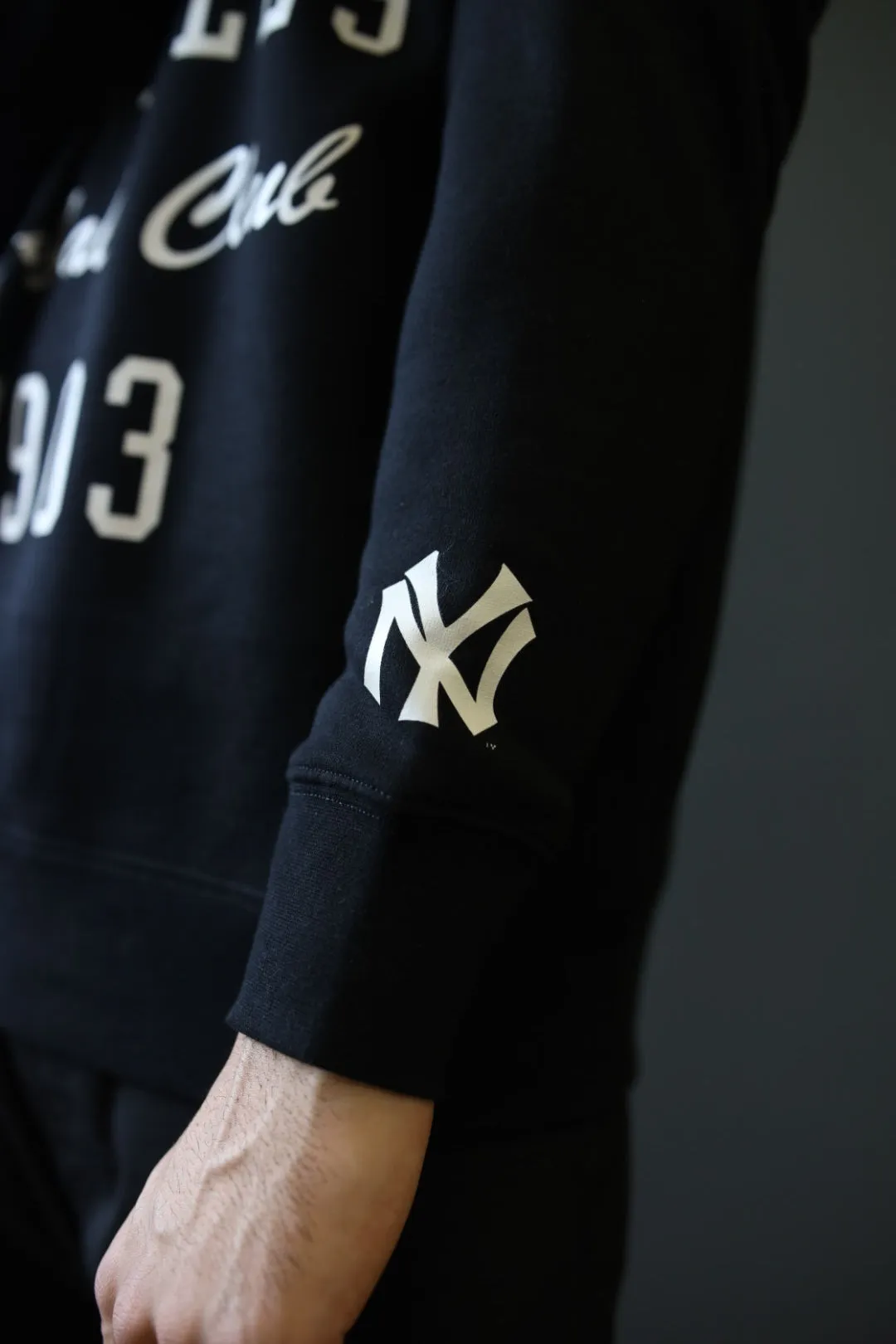 New York Yankees Heavyweight Crewneck - Black sold by Peace-Collective product image thumbnail 5