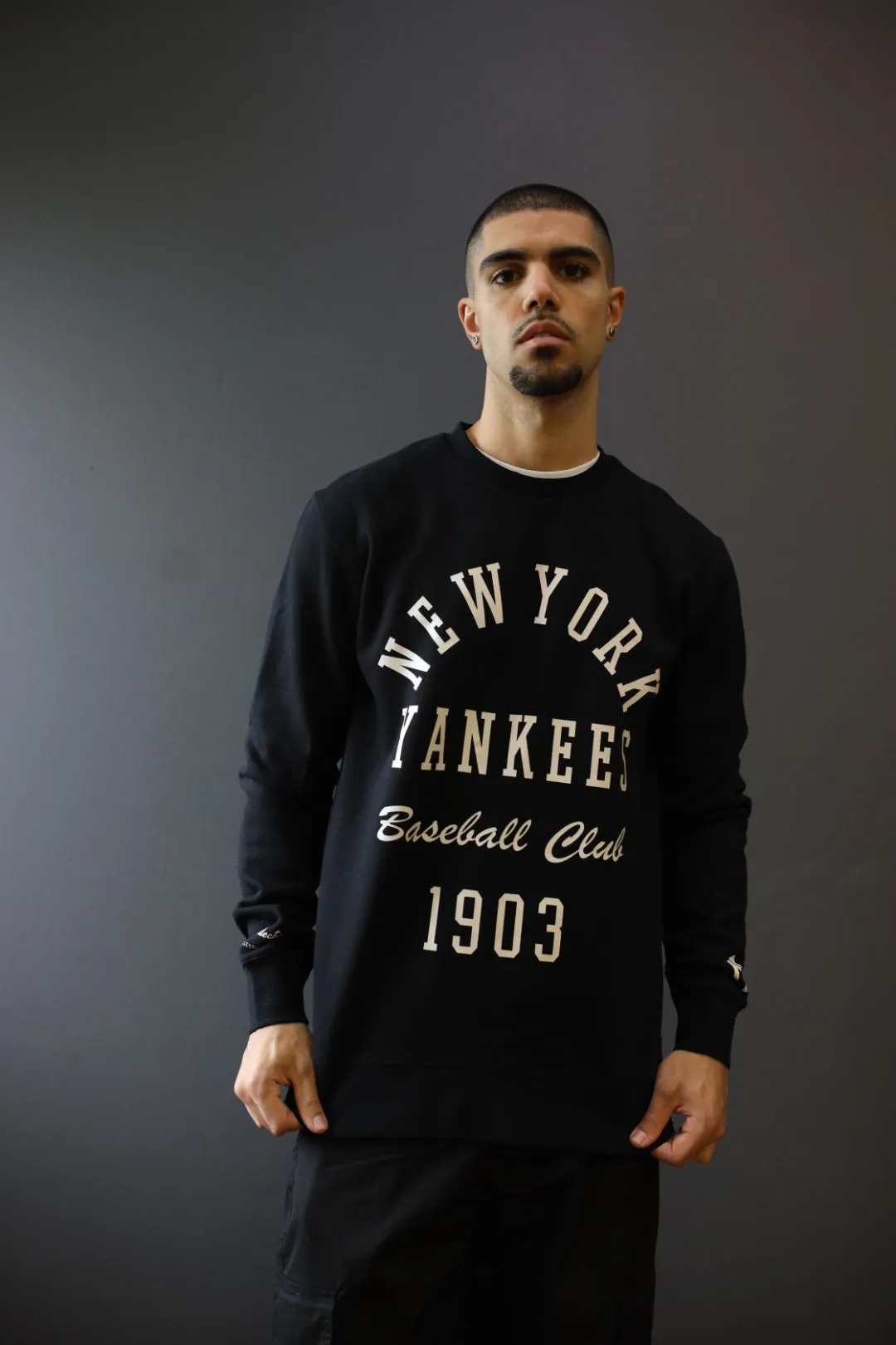 New York Yankees Heavyweight Crewneck - Black sold by Peace-Collective product image thumbnail 4