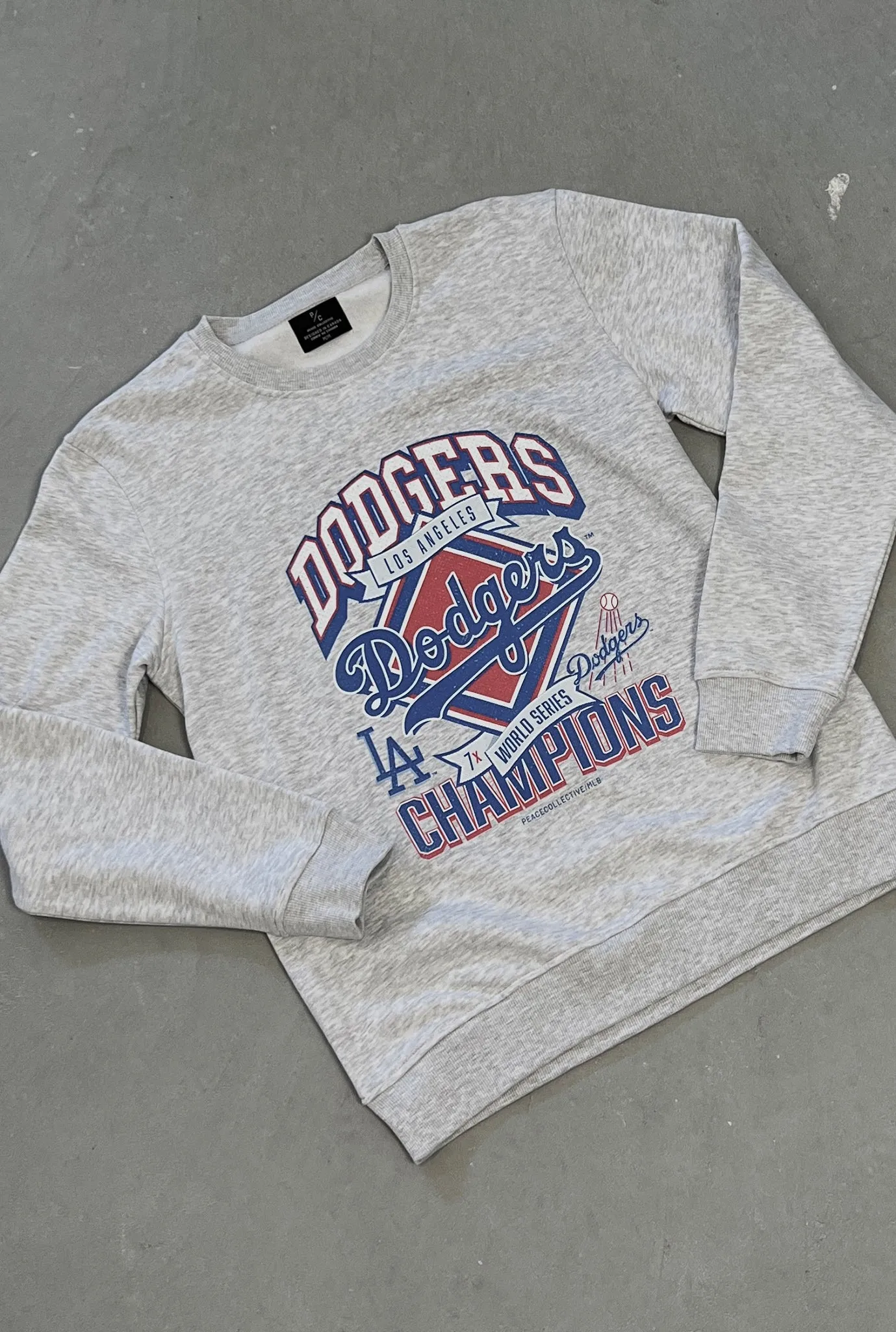 Los Angeles Dodgers Vintage Cooperstown Collection Crewneck - Ash sold by Peace-Collective product image thumbnail 4