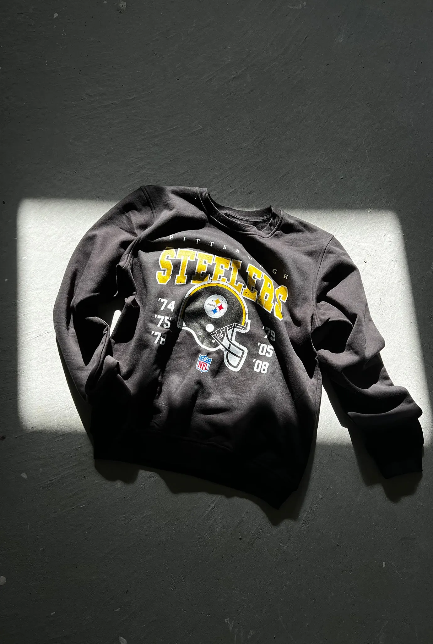 Pittsburgh Steelers Vintage Crewneck - Black sold by Peace-Collective product image thumbnail 5