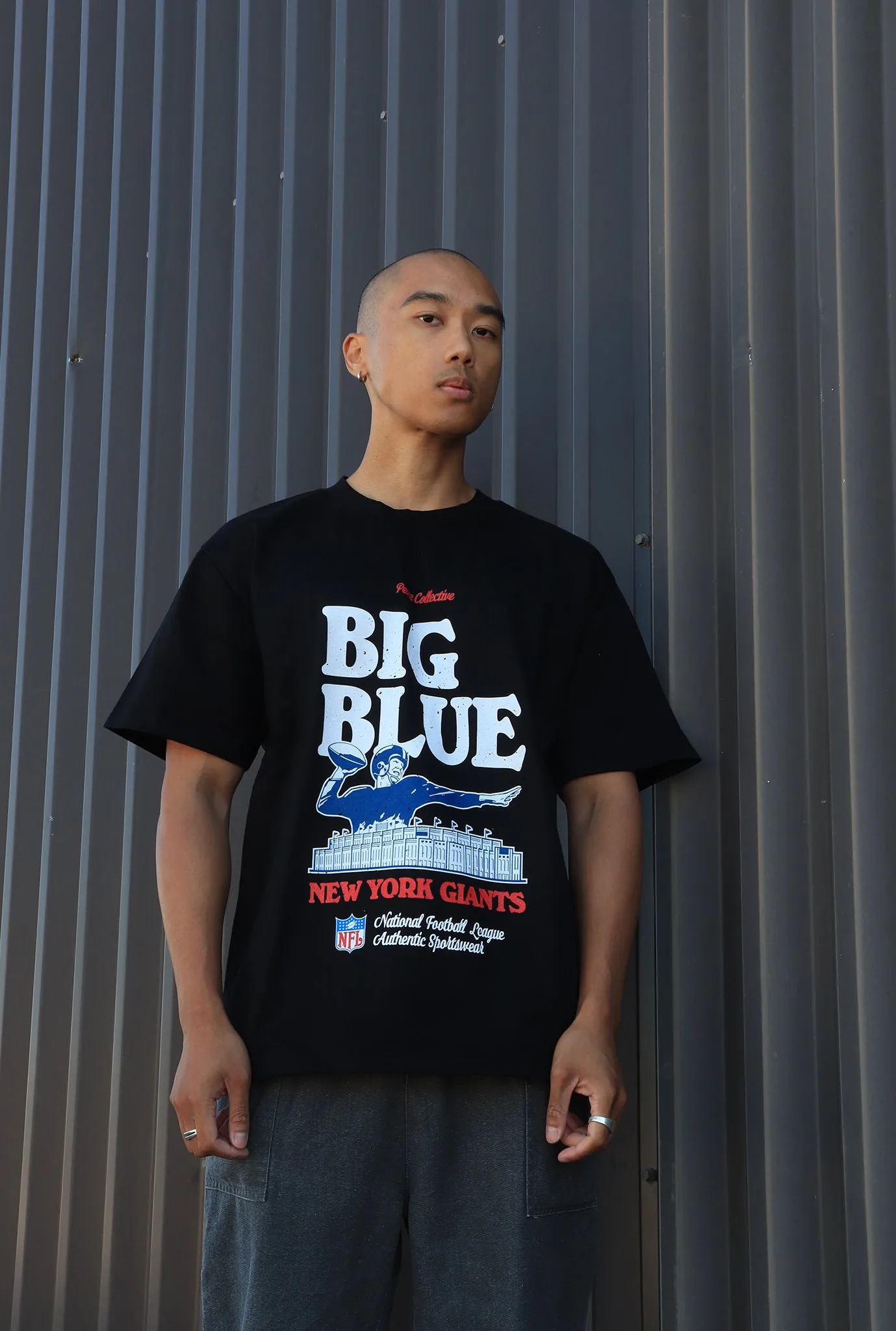 New York Giants Vintage Ad Heavyweight T-Shirt - Black sold by Peace-Collective product image thumbnail 3