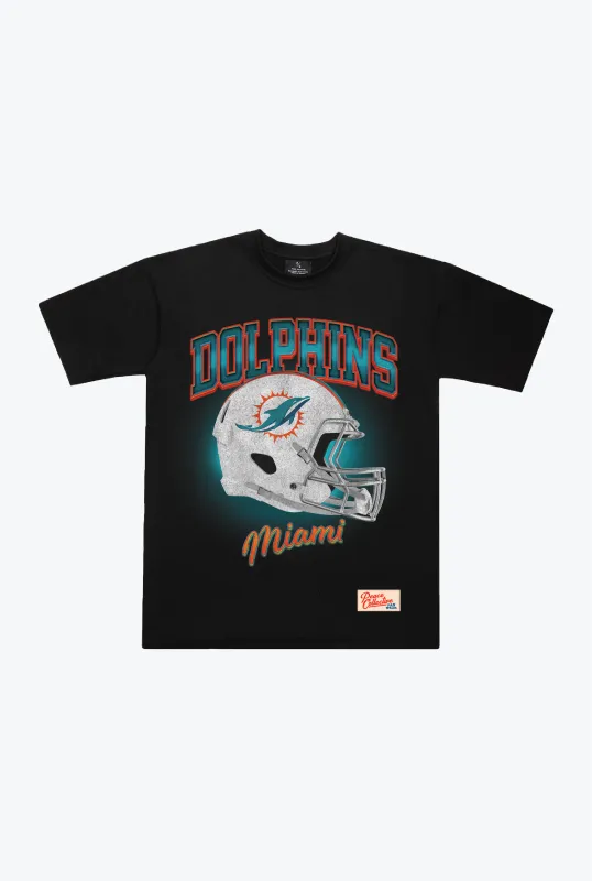 Miami Dolphins Photorealistic Vintage Heavyweight T-Shirt - Black made by Peace-Collective
