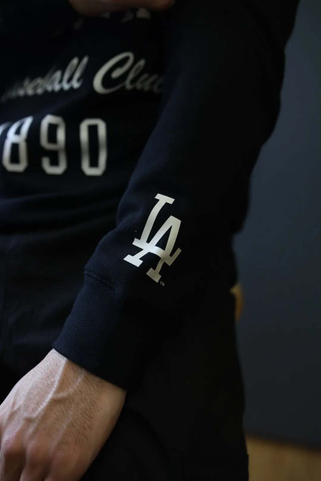 Los Angeles Dodgers Heavyweight Crewneck - Black sold by Peace-Collective product image thumbnail 5